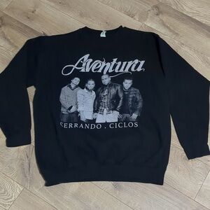 Aventura Cerrando ciclos tour 2024 sweatshirt Women's Size XL